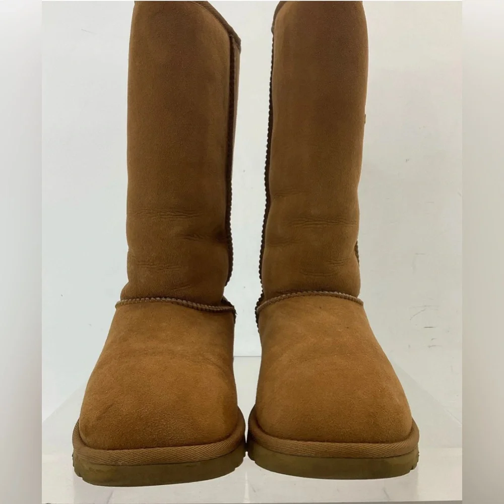 UGG Australia Chestnut Brown Suede Classic Tall Boots Kids‎ 4